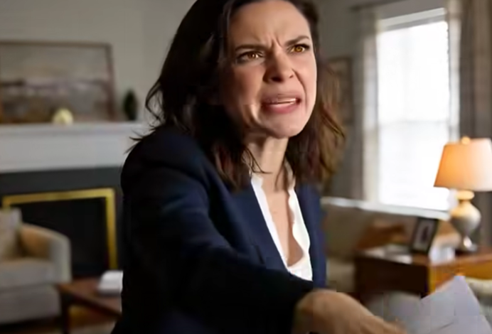 My Parents Made Me Pay $200K Toward “Family Home” “It’s Your Responsibility,” They Said. Last Month, They Sold The House And Gave My Sister The Entire $1.8M — Told Me To “Be Happy For Her.” I Nodded Then Showed Them The Document They Forgot I Had. Hours Later, Their Real Estate Agent Called: “The Sale Is Frozen. Your Parents Are… Not Handling It Well.”