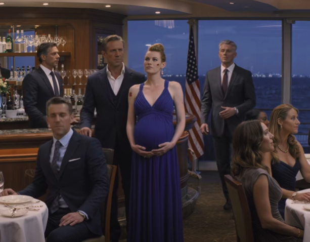 A vezérigazgató férjem pofon vágott egy zsúfolásig telt étteremben, és leültetett – másodpercekkel később a tulajdonos kilépett, hidegen elmosolyodott, és azt mondta: „A rossz nőt találtad el”.