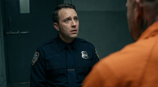 ALEXEI MALKOVICH FOGLY ÁTVETTE A BÖRTÖN IRÁNYÍTÁSÁT.